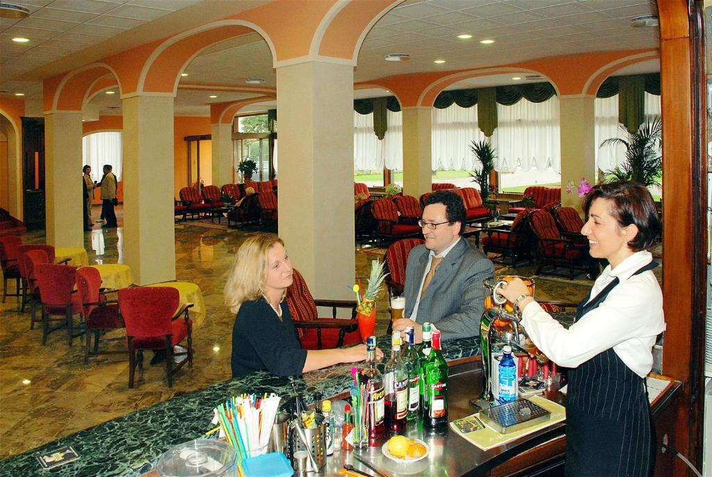 Hotel Columbia Terme Abano Terme Bagian luar foto