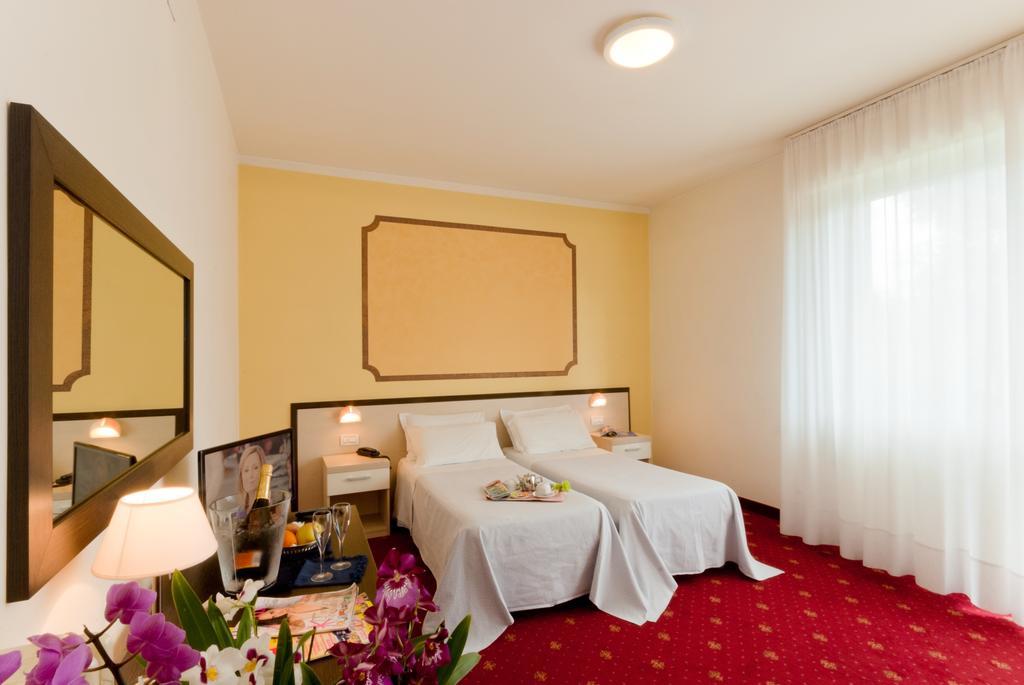 Hotel Columbia Terme Abano Terme Bagian luar foto